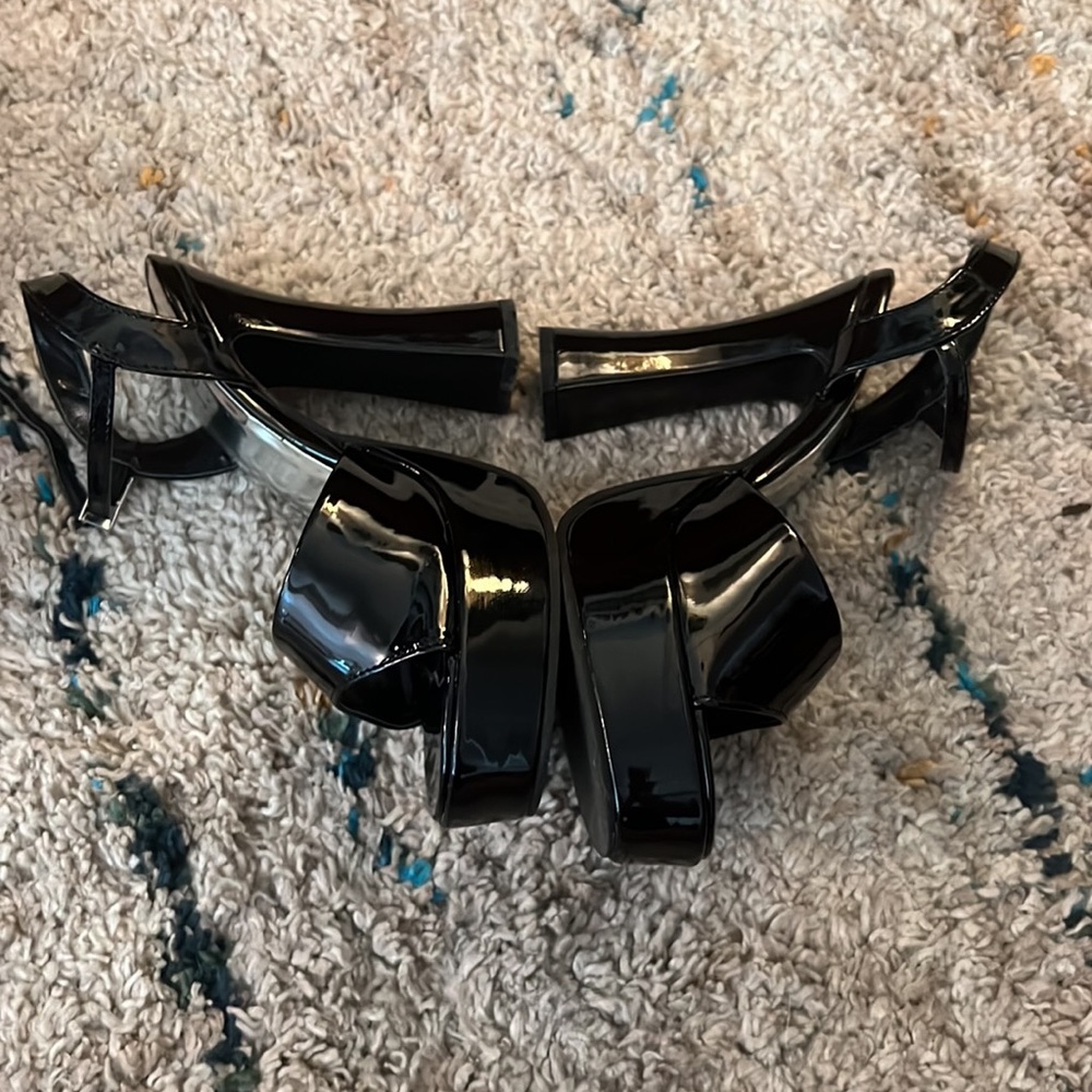 Shoes - Picture 7 of 9